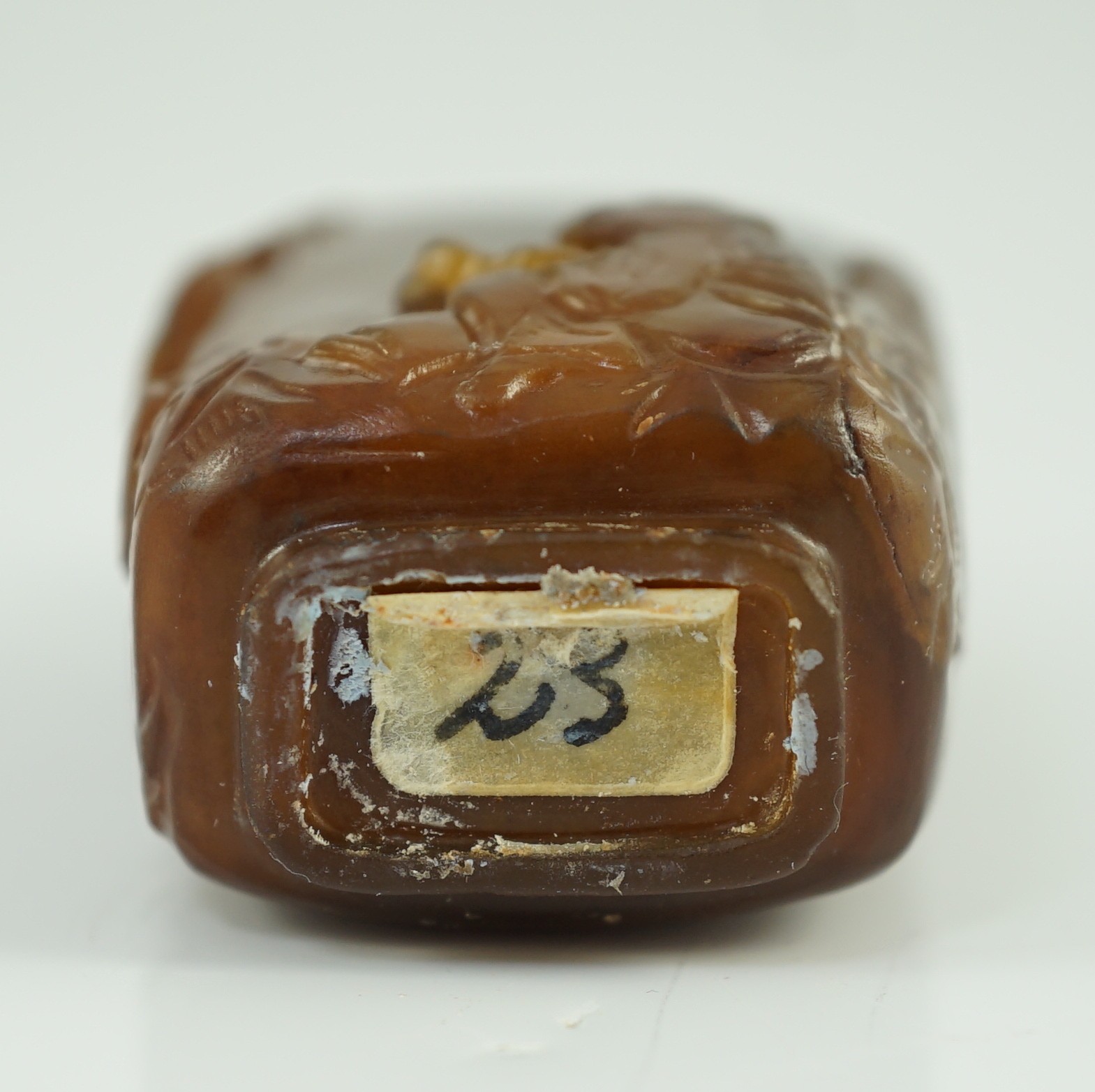 A Chinese brown jasper ‘sage’ snuff bottle, 19th century, 5.8cm